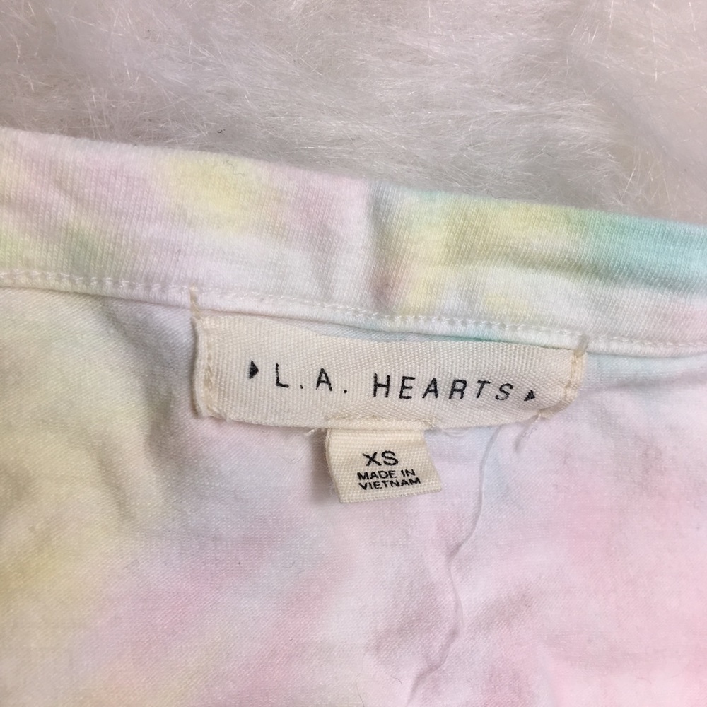 LA hearts tie dye ying yang halter crop top - Picture 4 of 7